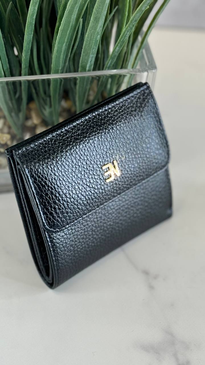 “Enzo Nori Compact Luxe”