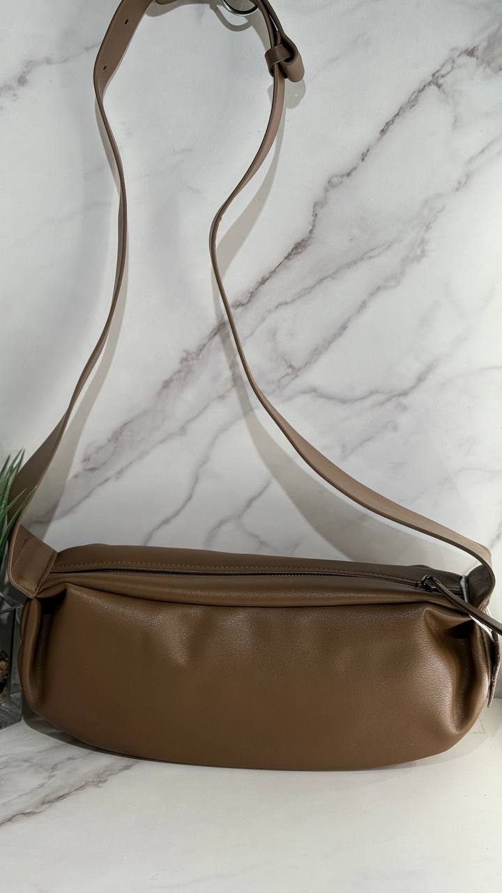 Elegant Leather Bag “Urban Charm”
