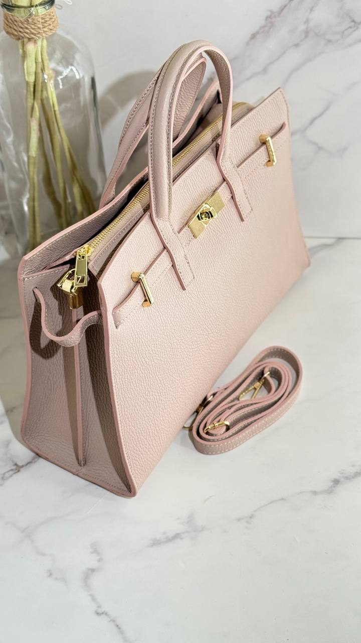 Elegant Leather Bag for Businesswomen – Italian Quality and Style