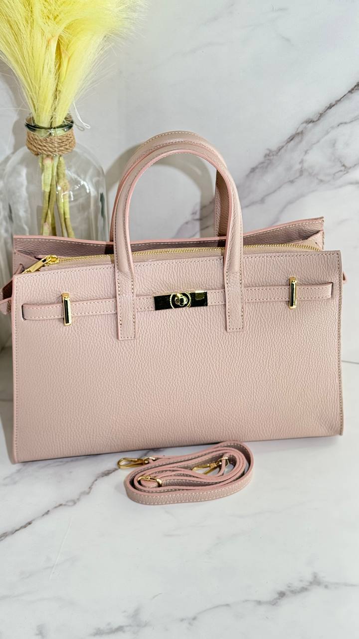 Elegant Leather Bag for Businesswomen – Italian Quality and Style