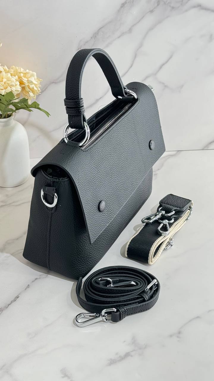 Eleganza — minimalist leather handbag