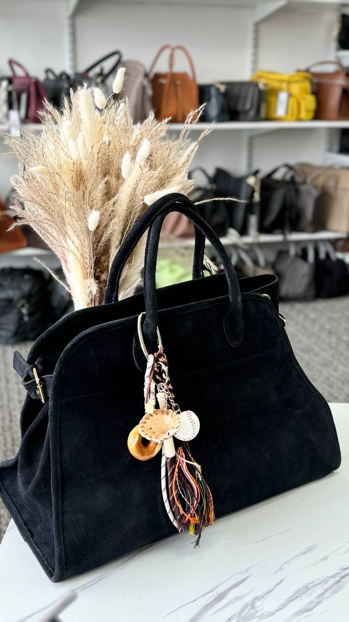 Velour Elegance – The Ultimate Italian Suede Handbag