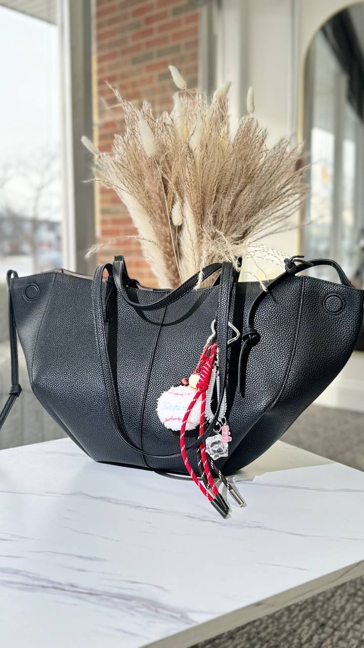 Regale Bag – Impeccable Style and Italian Craftsmanship