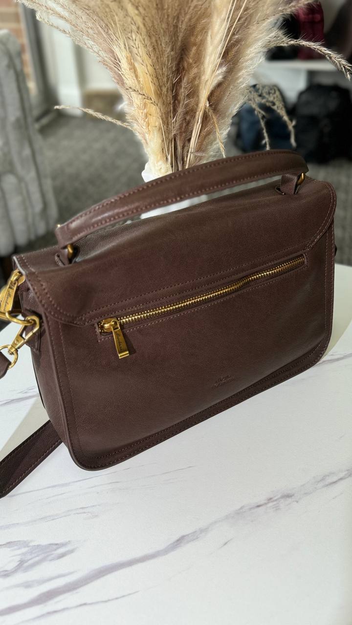 The Heritage Luxe – Timeless Elegance with Modern Functionality