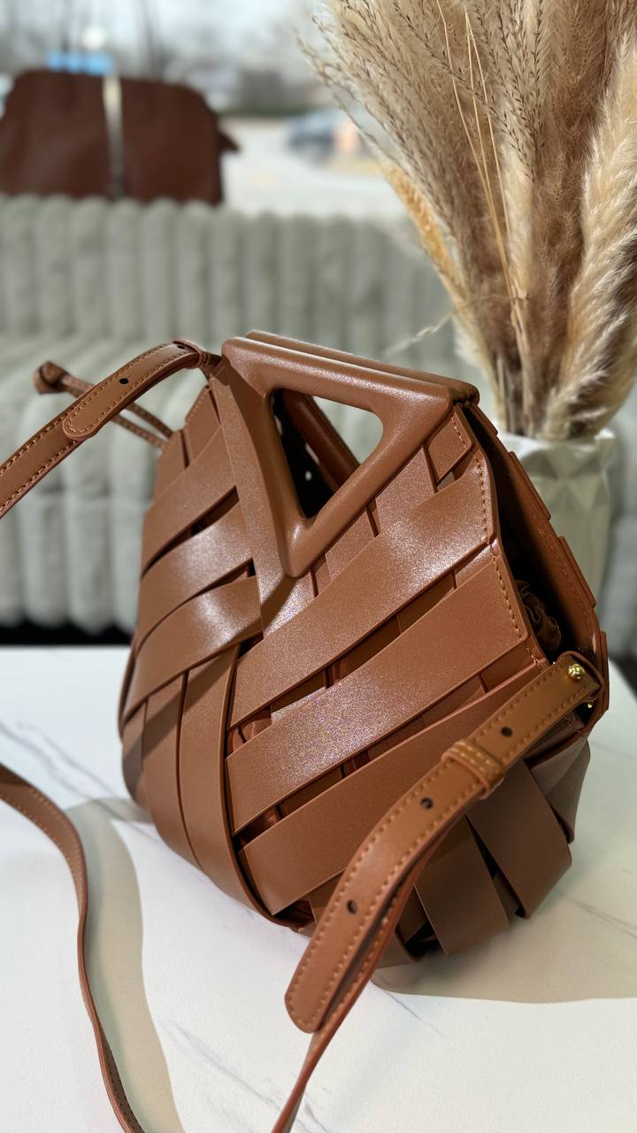 The Statement Weave Bag-A Bold Statement in Genuine Leather