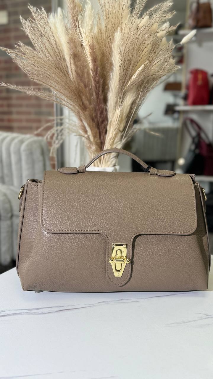 Bag “Italica Classico” – The Essence of Italian Style and Impeccable Quality