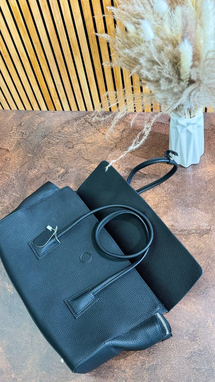 Prestige Tote – Elegance in Every Detail