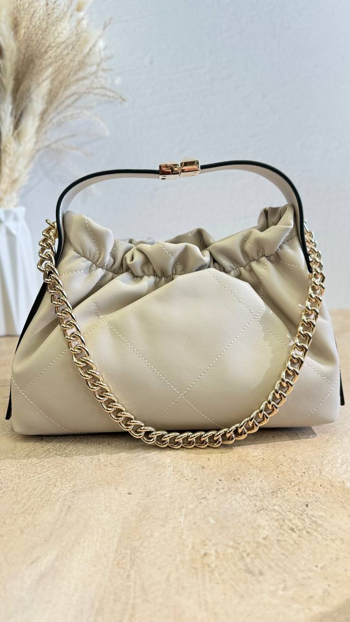 Luxe Élégance – The Icon of Style in a Leather Interpretation