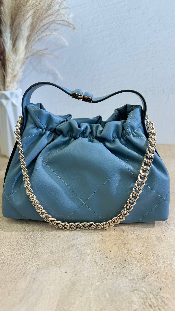 Luxe Élégance – The Icon of Style in a Leather Interpretation