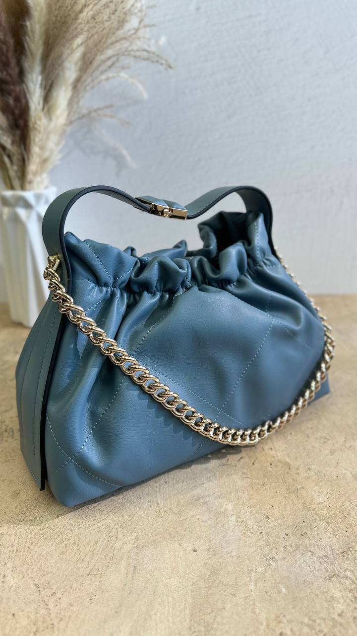 Luxe Élégance – The Icon of Style in a Leather Interpretation