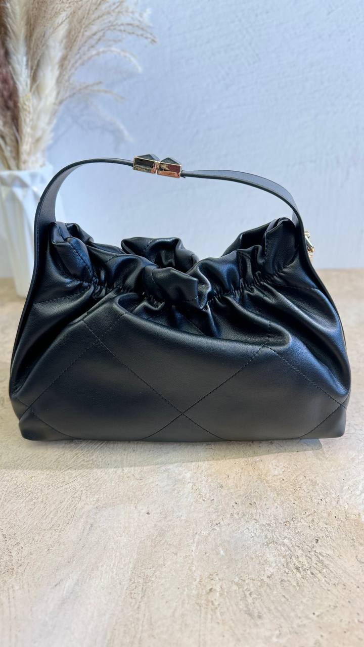 Luxe Élégance – The Icon of Style in a Leather Interpretation