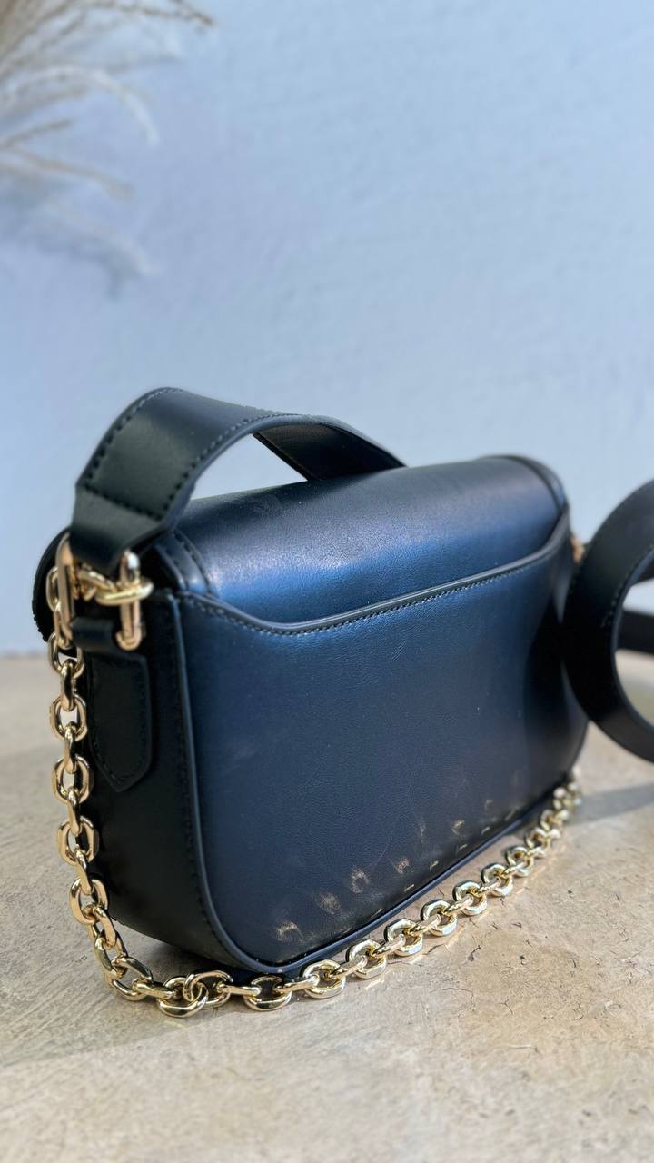 Elite Noir – The Ultimate Statement of Luxury and Functionality