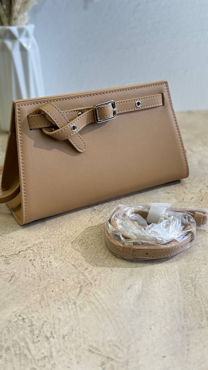 Elegance Petite – The Ultimate Mini Leather Handbag