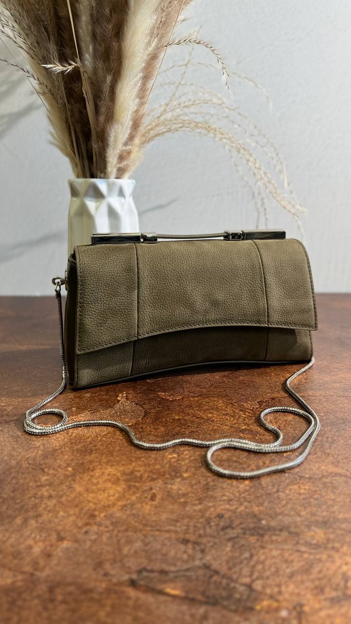 LUMIERE Bag – The Art of Elegance in Every Detail