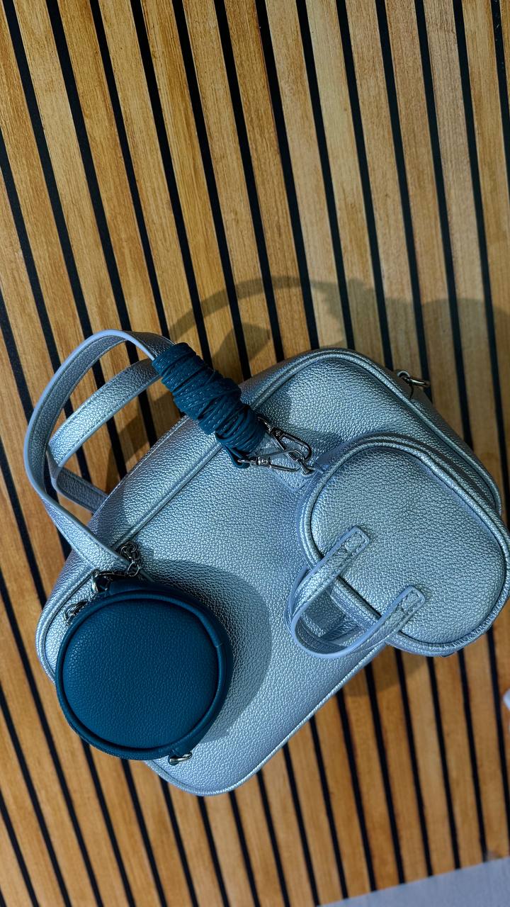 VIVIENNE Bag – Functional Style in Every Detail