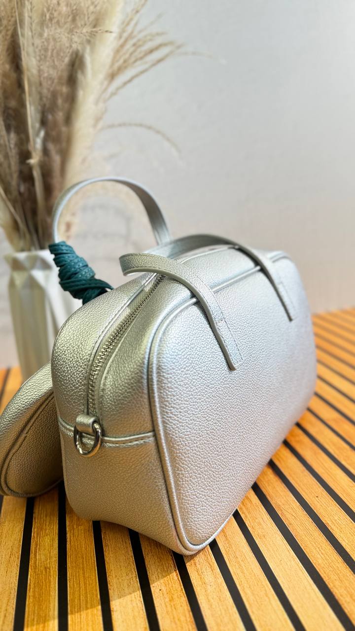 VIVIENNE Bag – Functional Style in Every Detail