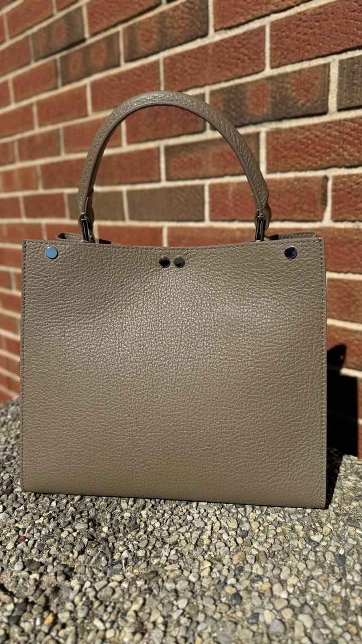 GRANDEUR Bag – Elegance and Functionality in Every Detail