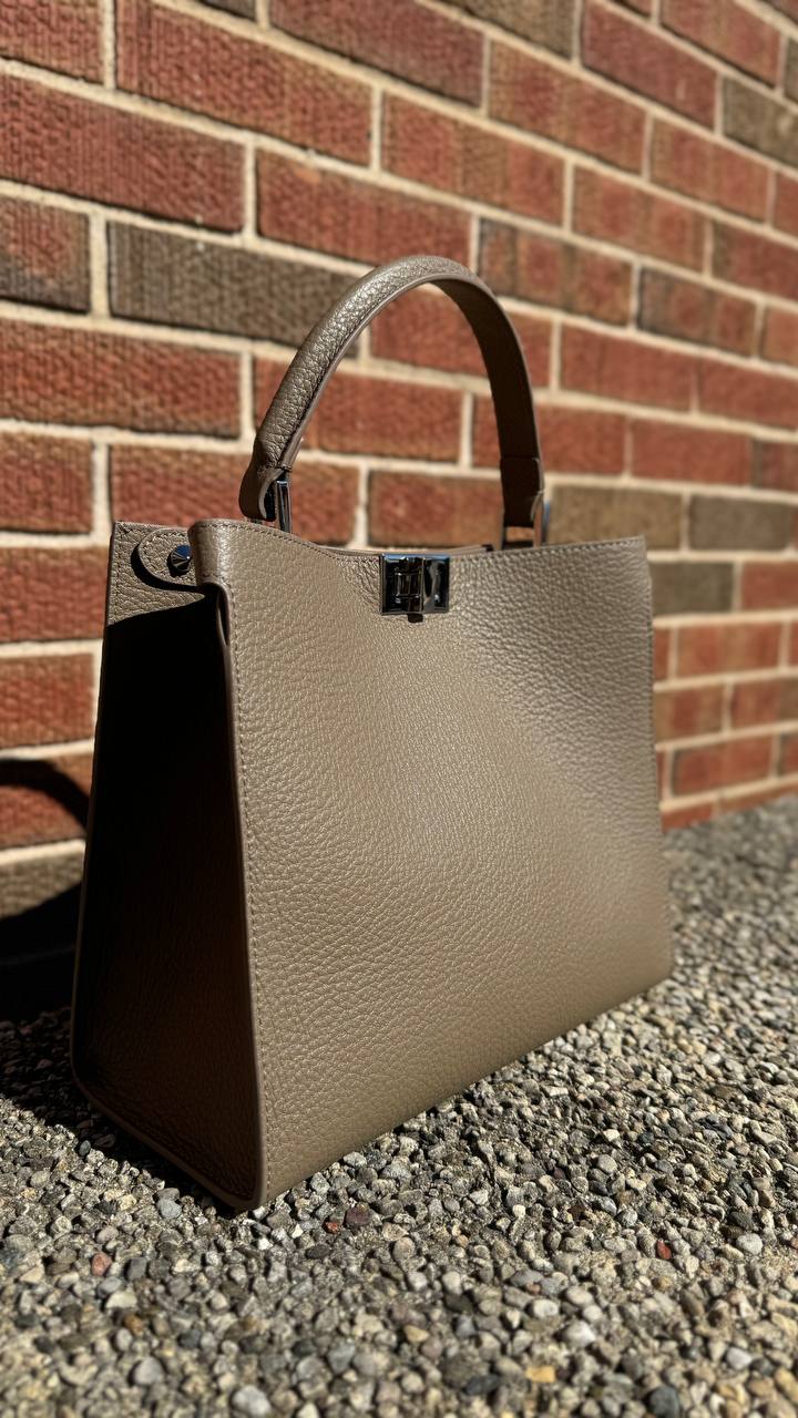 GRANDEUR Bag – Elegance and Functionality in Every Detail