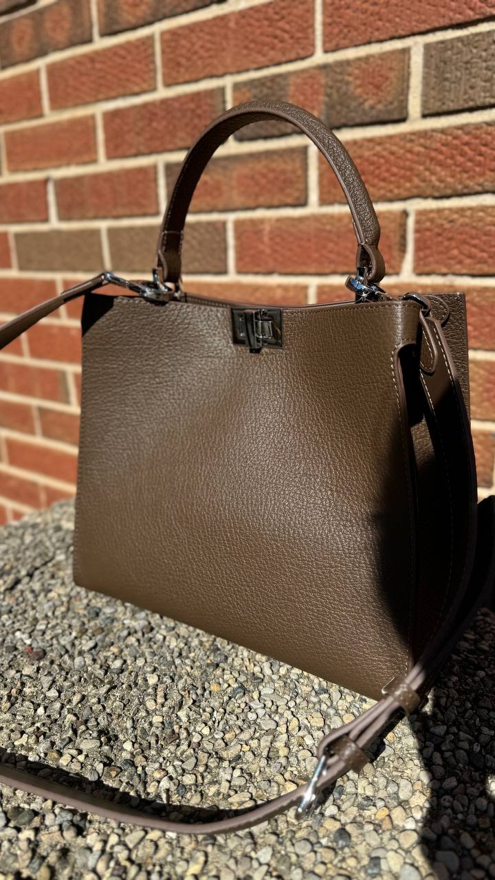 GRANDEUR Bag – Elegance and Functionality in Every Detail