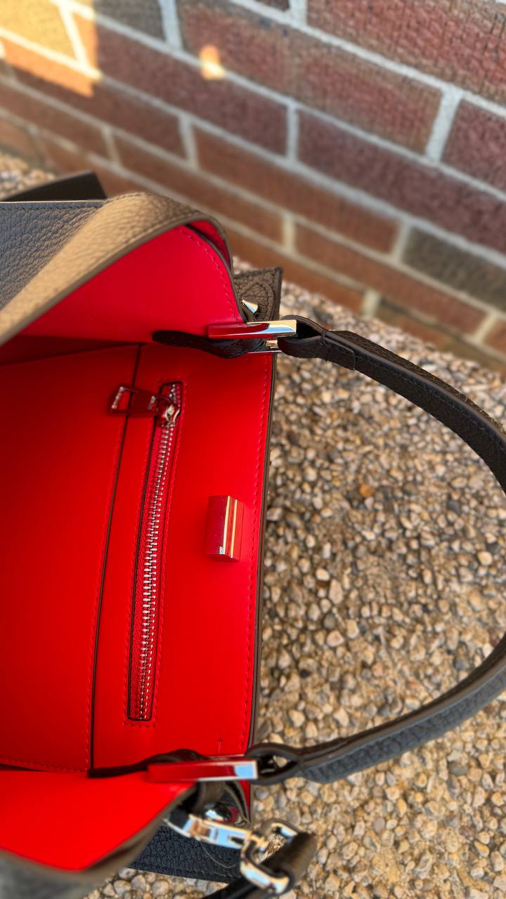 GRANDEUR Bag – Elegance and Functionality in Every Detail