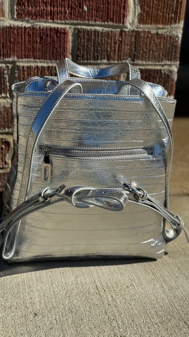 Lumière Luxe – A Leather Backpack for Bold Achievers