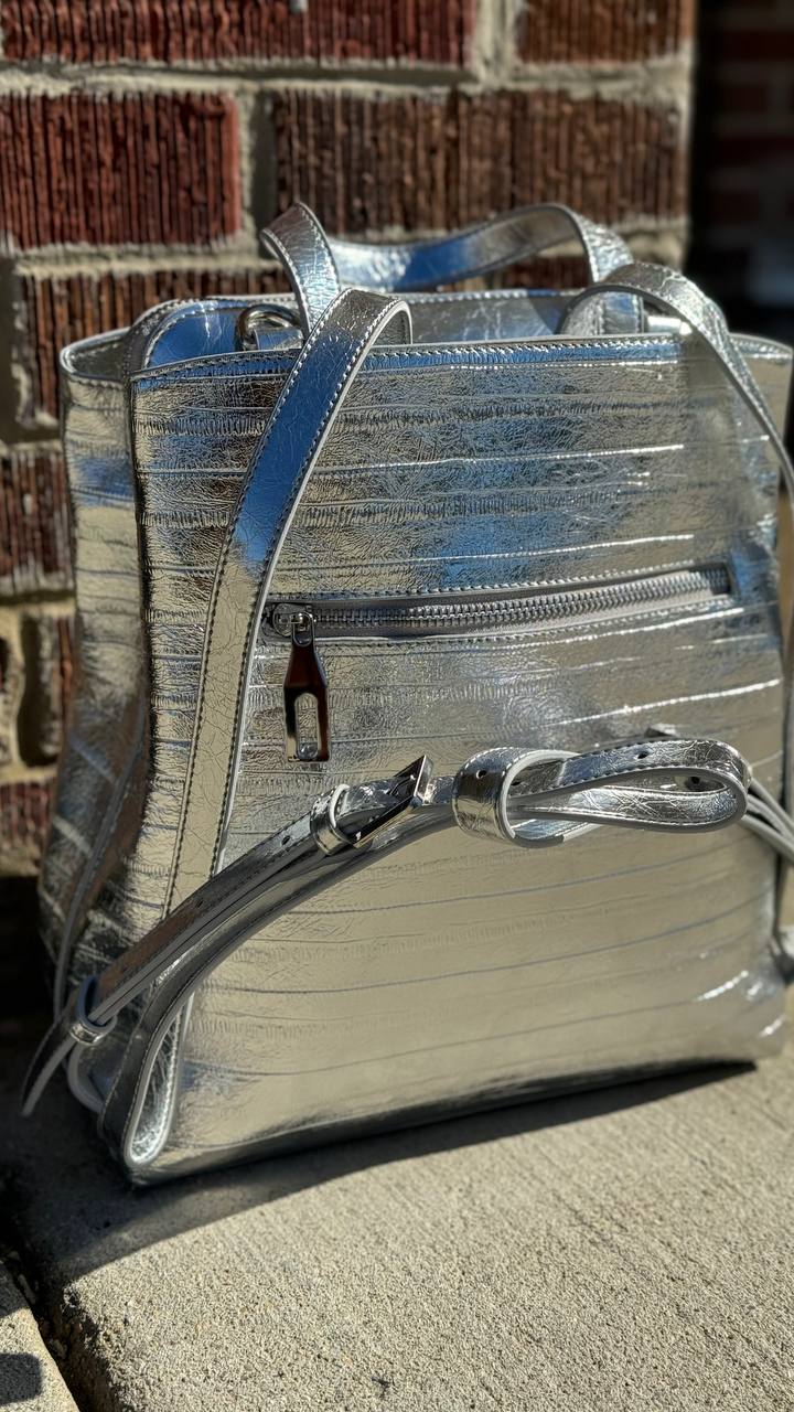 Lumière Luxe – A Leather Backpack for Bold Achievers
