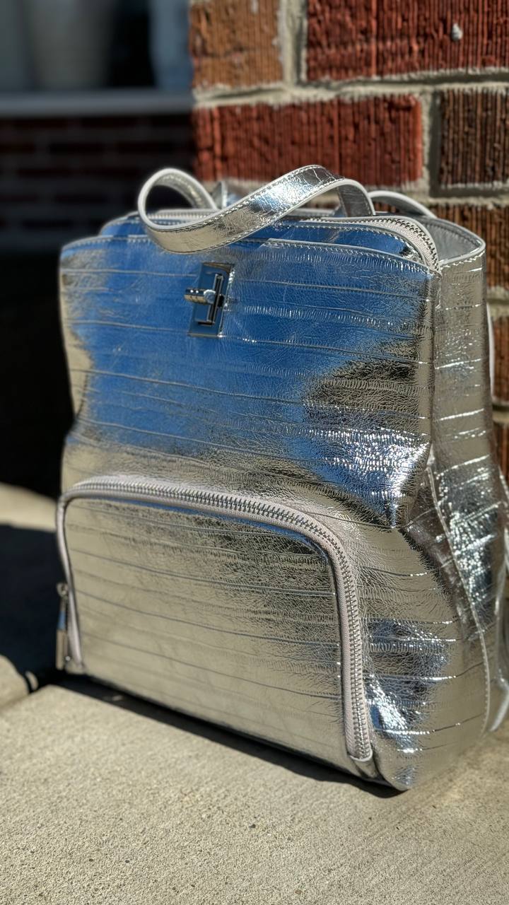 Lumière Luxe – A Leather Backpack for Bold Achievers