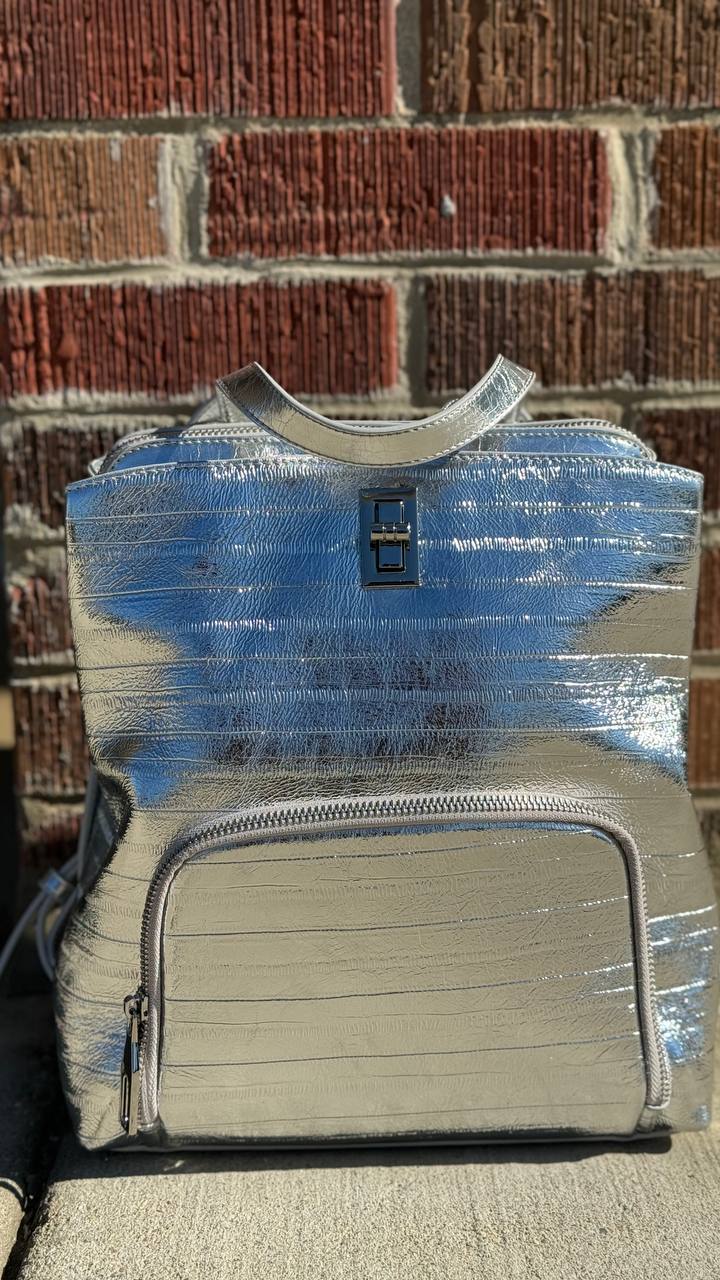 Lumière Luxe – A Leather Backpack for Bold Achievers