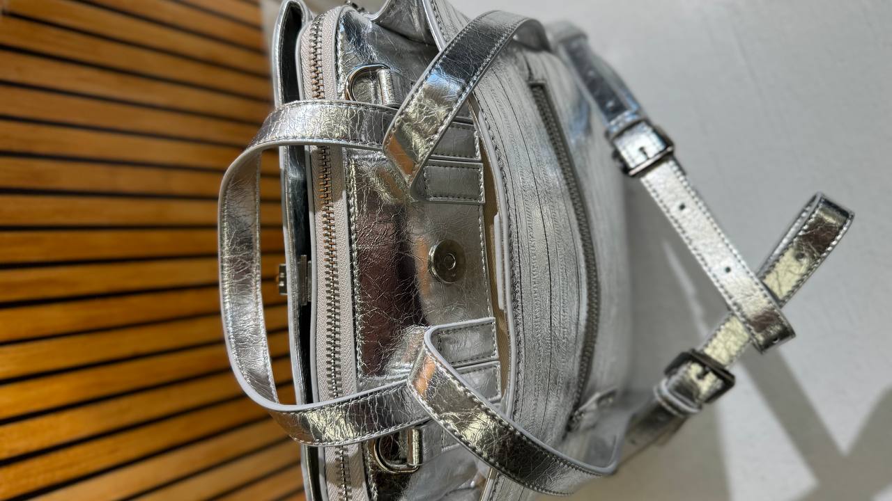 Lumière Luxe – A Leather Backpack for Bold Achievers