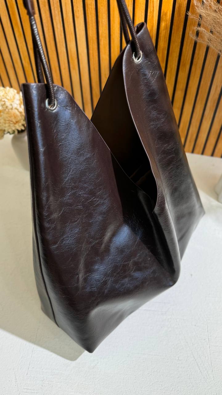 Grande Vita – Leather Shopper with Cosmetic Bag