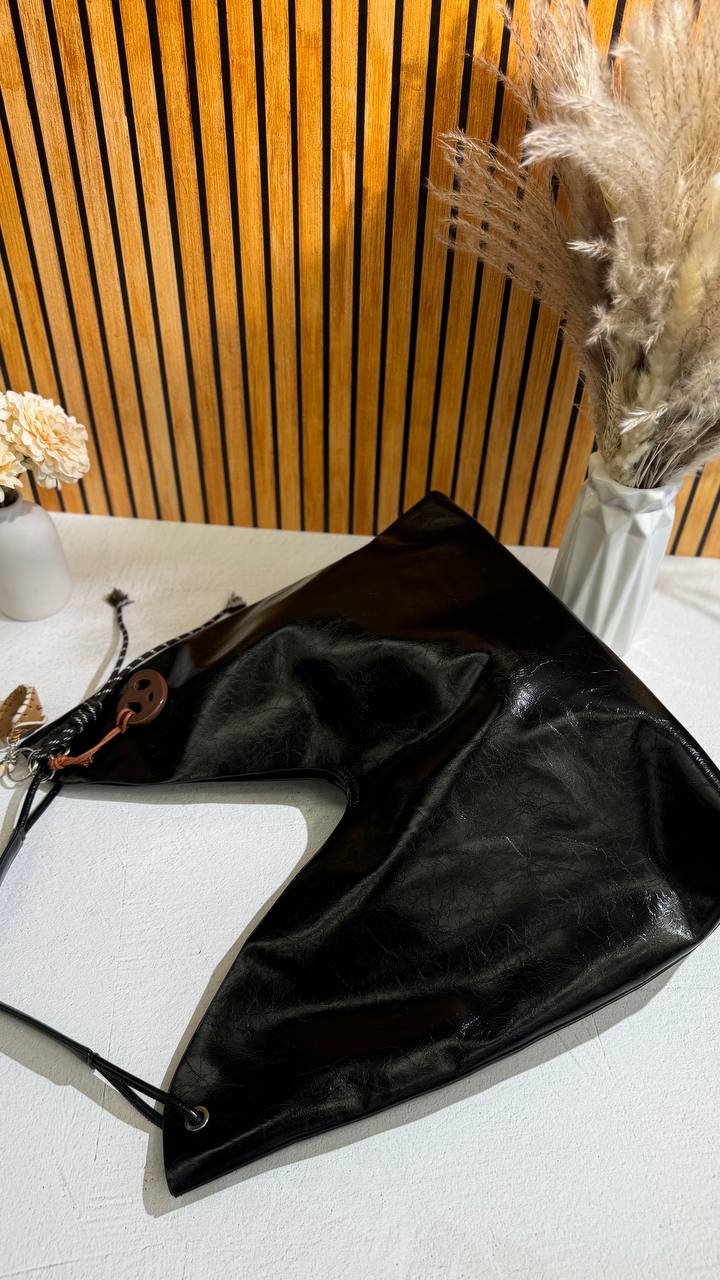 Grande Vita – Leather Shopper with Cosmetic Bag