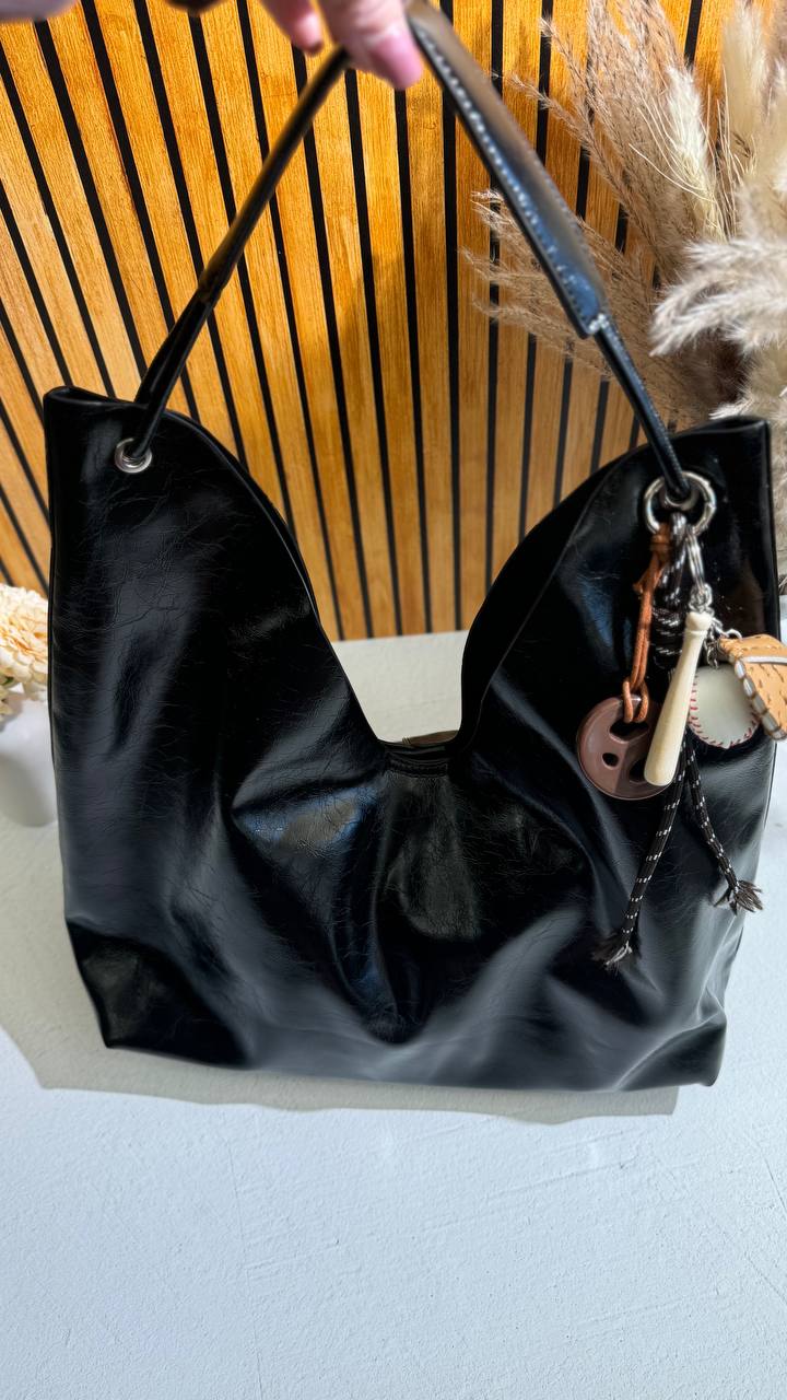 Grande Vita – Leather Shopper with Cosmetic Bag