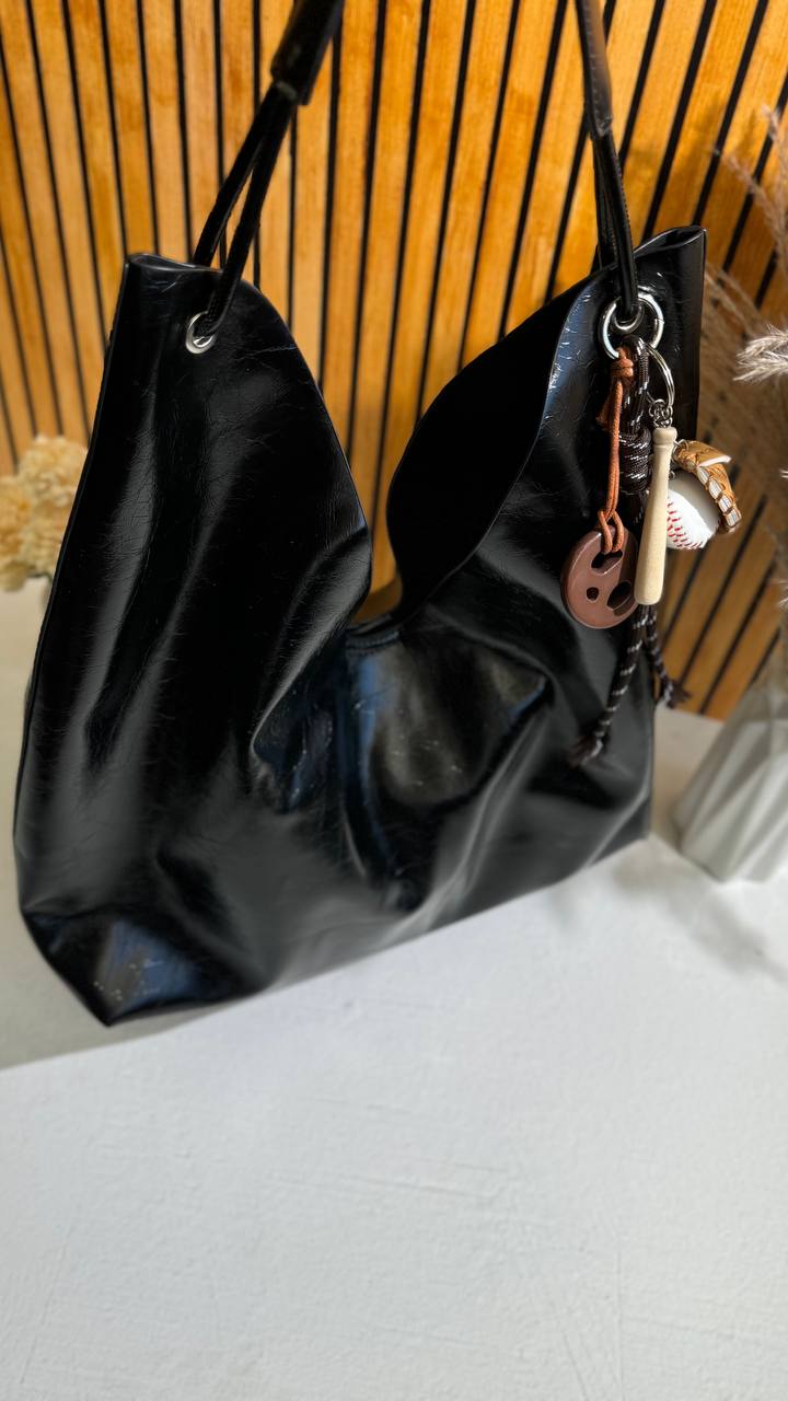Grande Vita – Leather Shopper with Cosmetic Bag