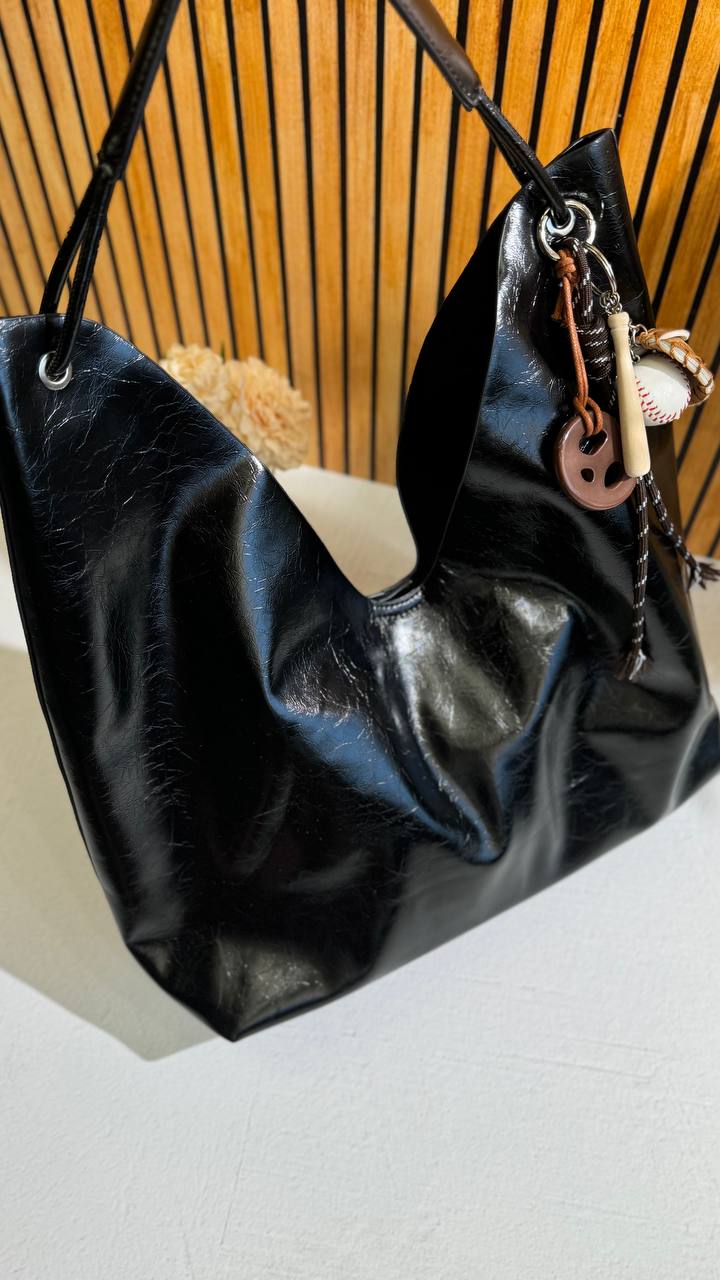 Grande Vita – Leather Shopper with Cosmetic Bag