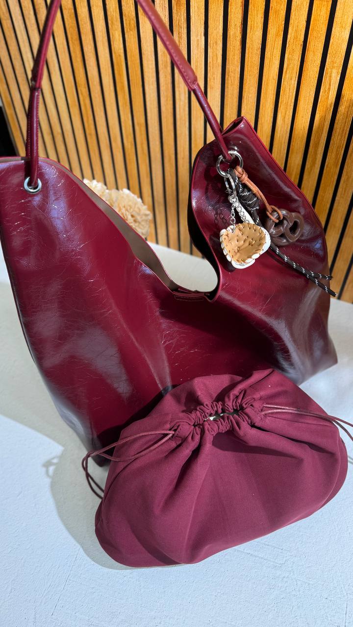 Grande Vita – Leather Shopper with Cosmetic Bag
