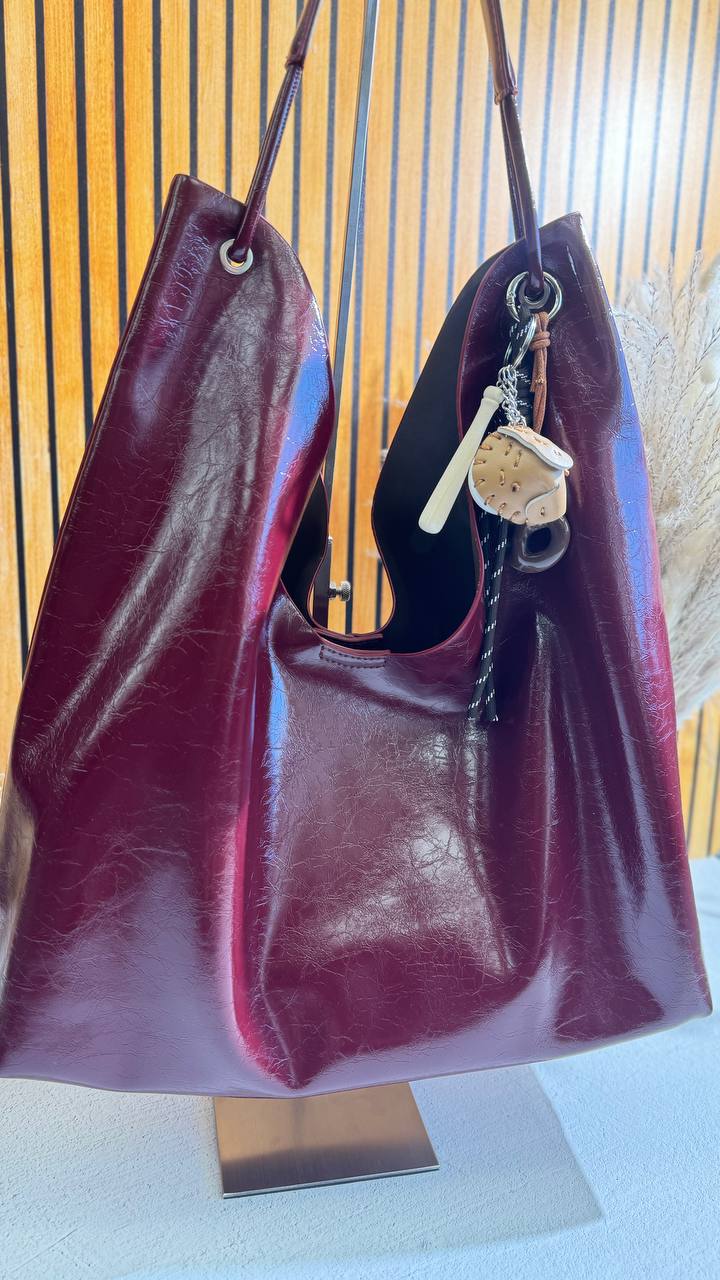 Grande Vita – Leather Shopper with Cosmetic Bag