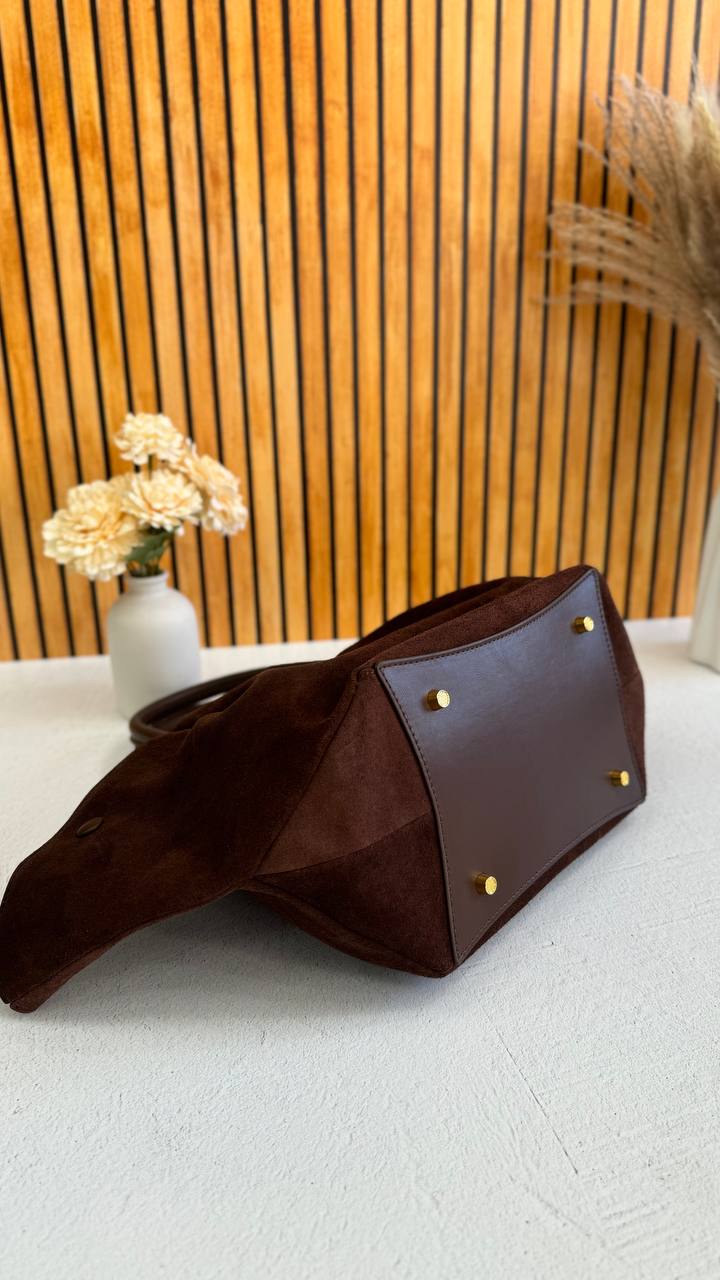 Saya Bag - An Italian bag made of genuine suede