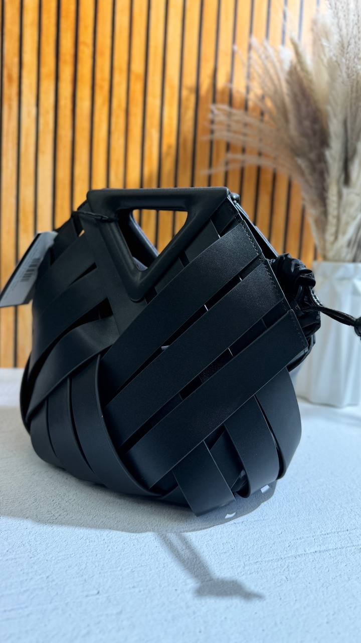 The Statement Weave Bag-A Bold Statement in Genuine Leather