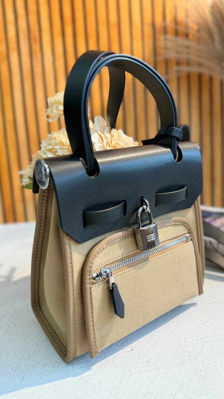 Bag “Chic Métropole” – A Stylish Balance of Leather and Textile