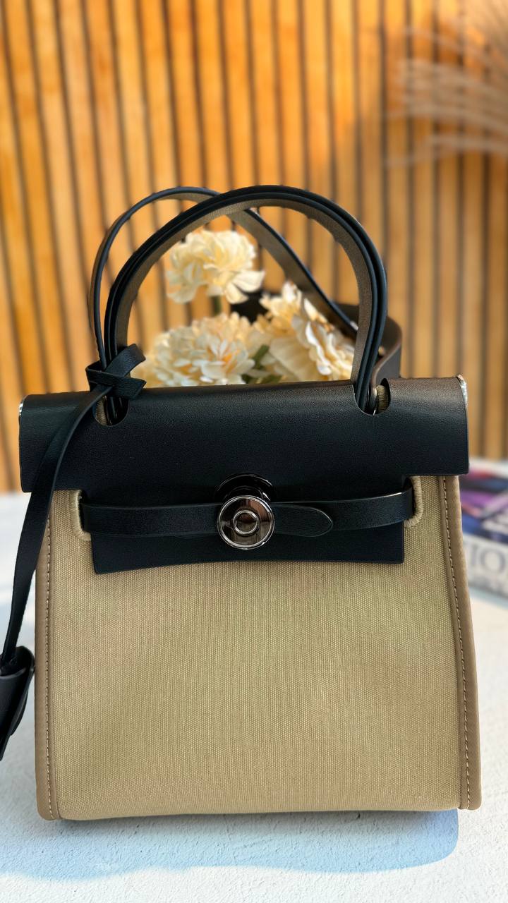 Bag “Chic Métropole” – A Stylish Balance of Leather and Textile