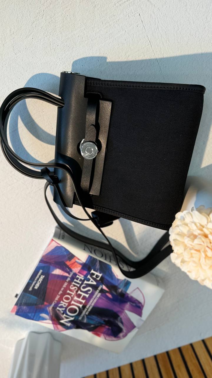 Bag “Chic Métropole” – A Stylish Balance of Leather and Textile