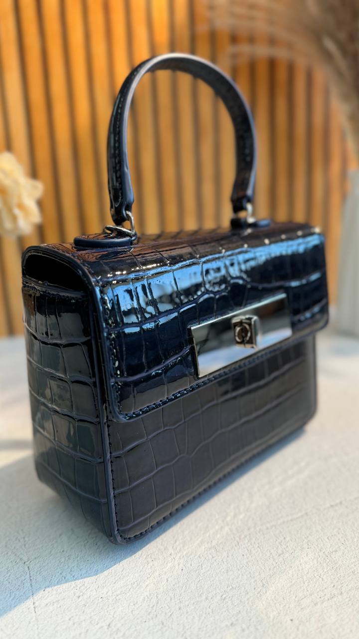 Royal Croco” – Exquisite Elegance