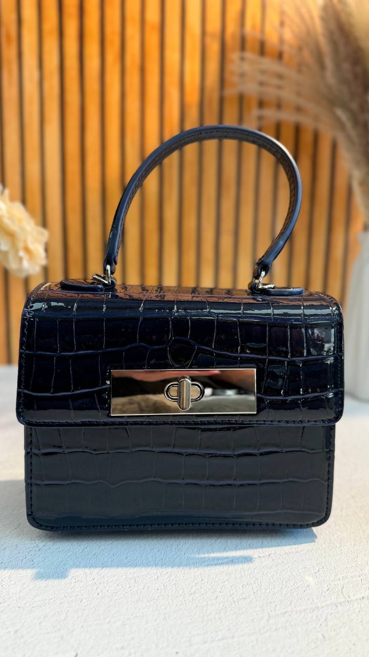 Royal Croco” – Exquisite Elegance