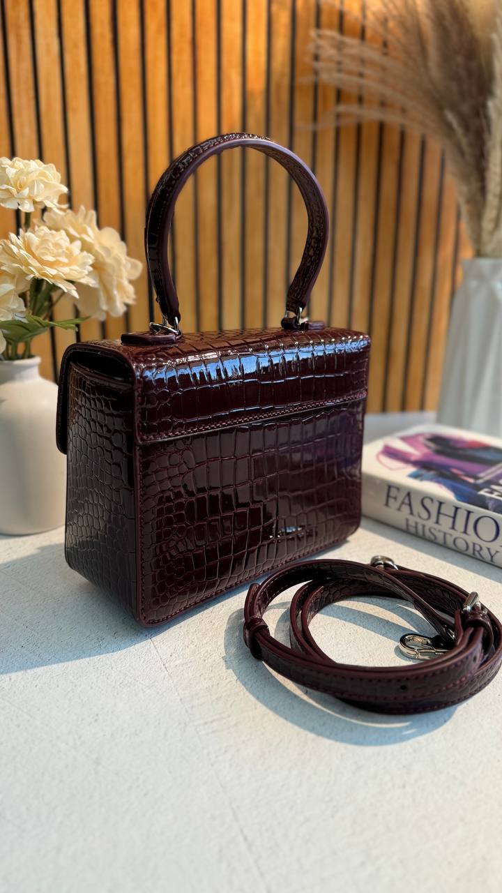 Royal Croco” – Exquisite Elegance