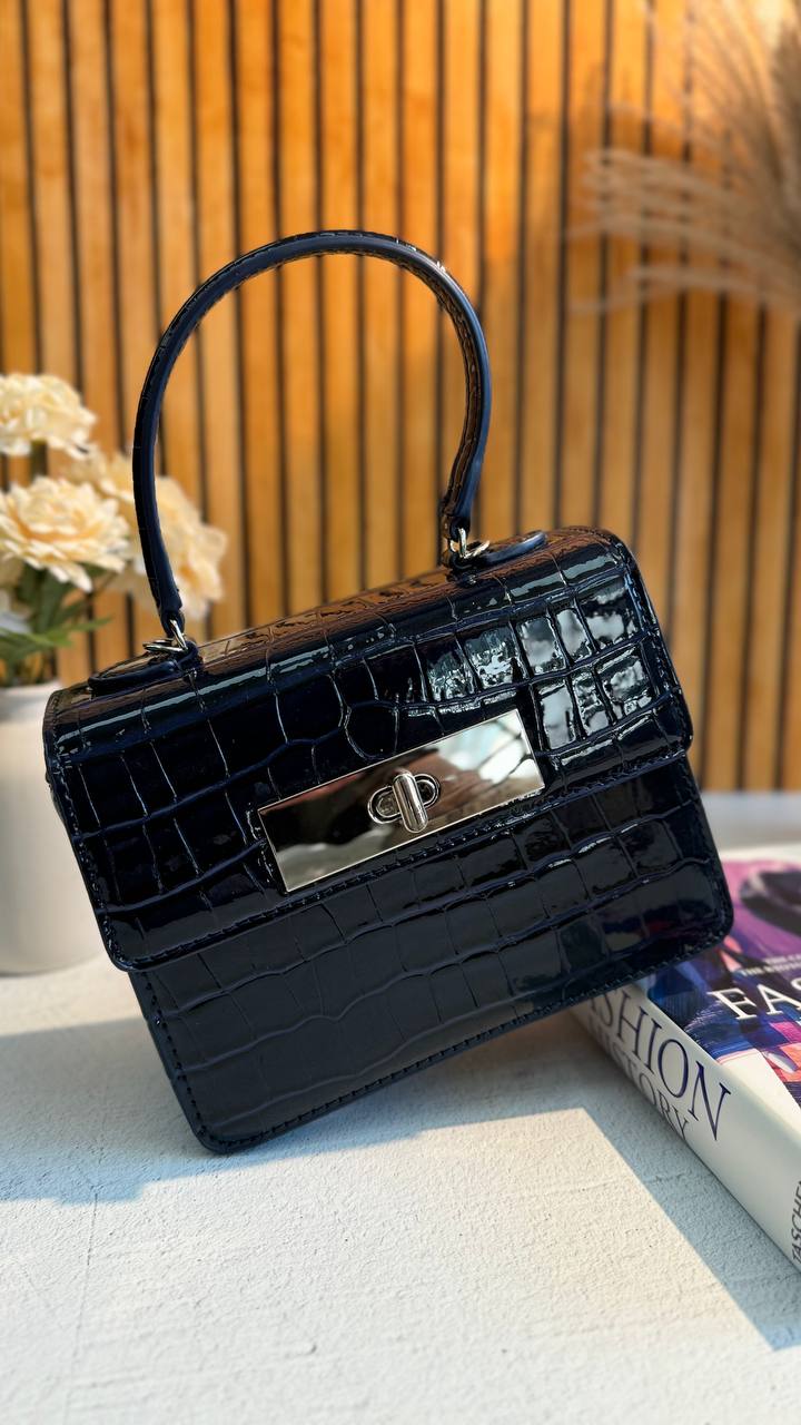 Royal Croco” – Exquisite Elegance