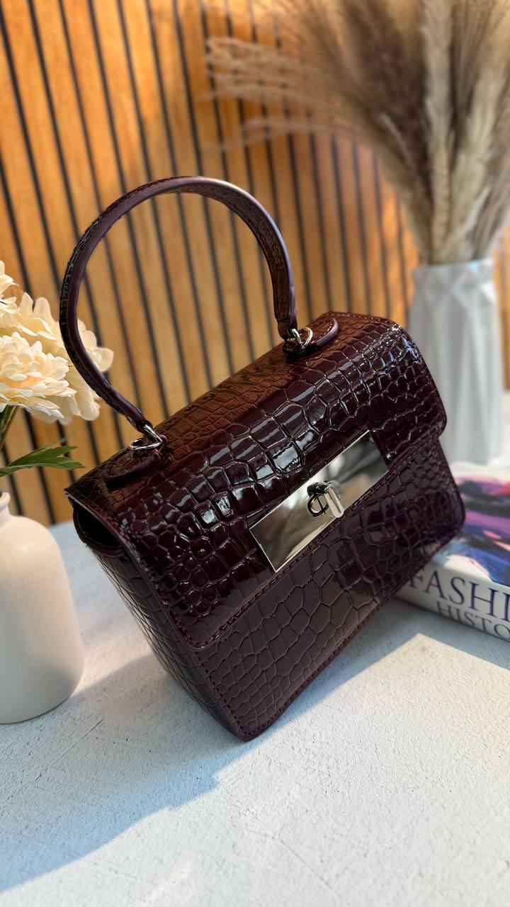 Royal Croco” – Exquisite Elegance