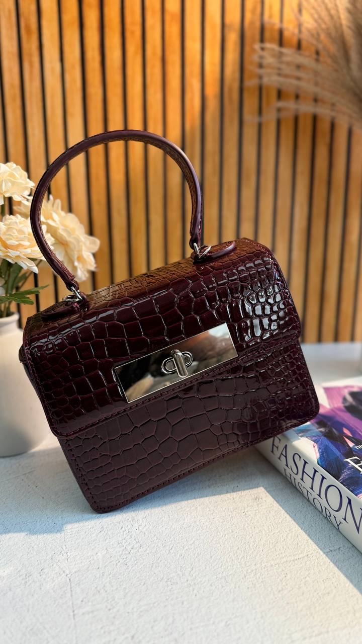Royal Croco” – Exquisite Elegance