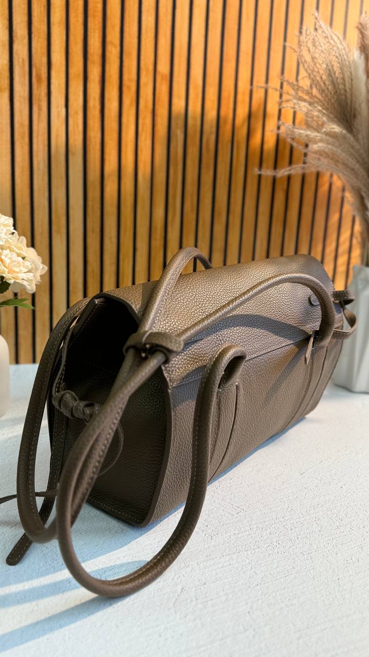 Elegance Luxe: Genuine Grained Leather Bag – The Epitome of Elegance and Comfort