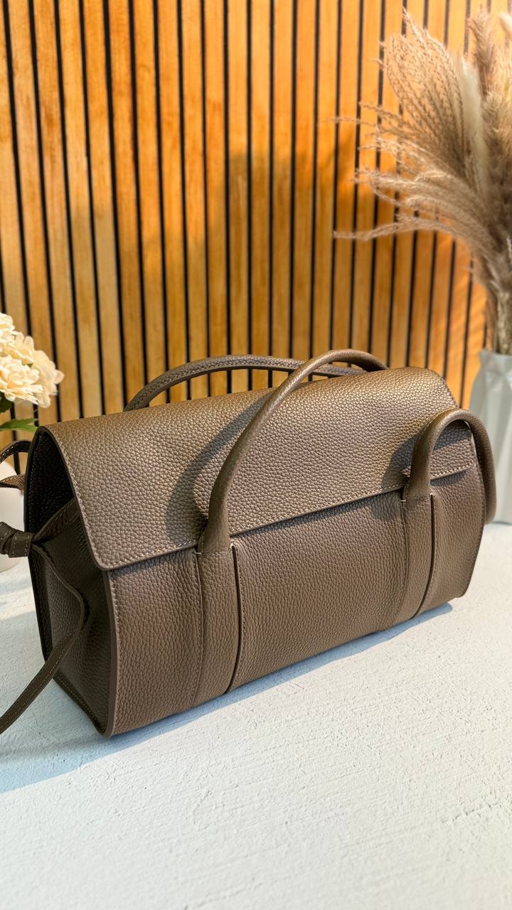Elegance Luxe: Genuine Grained Leather Bag – The Epitome of Elegance and Comfort