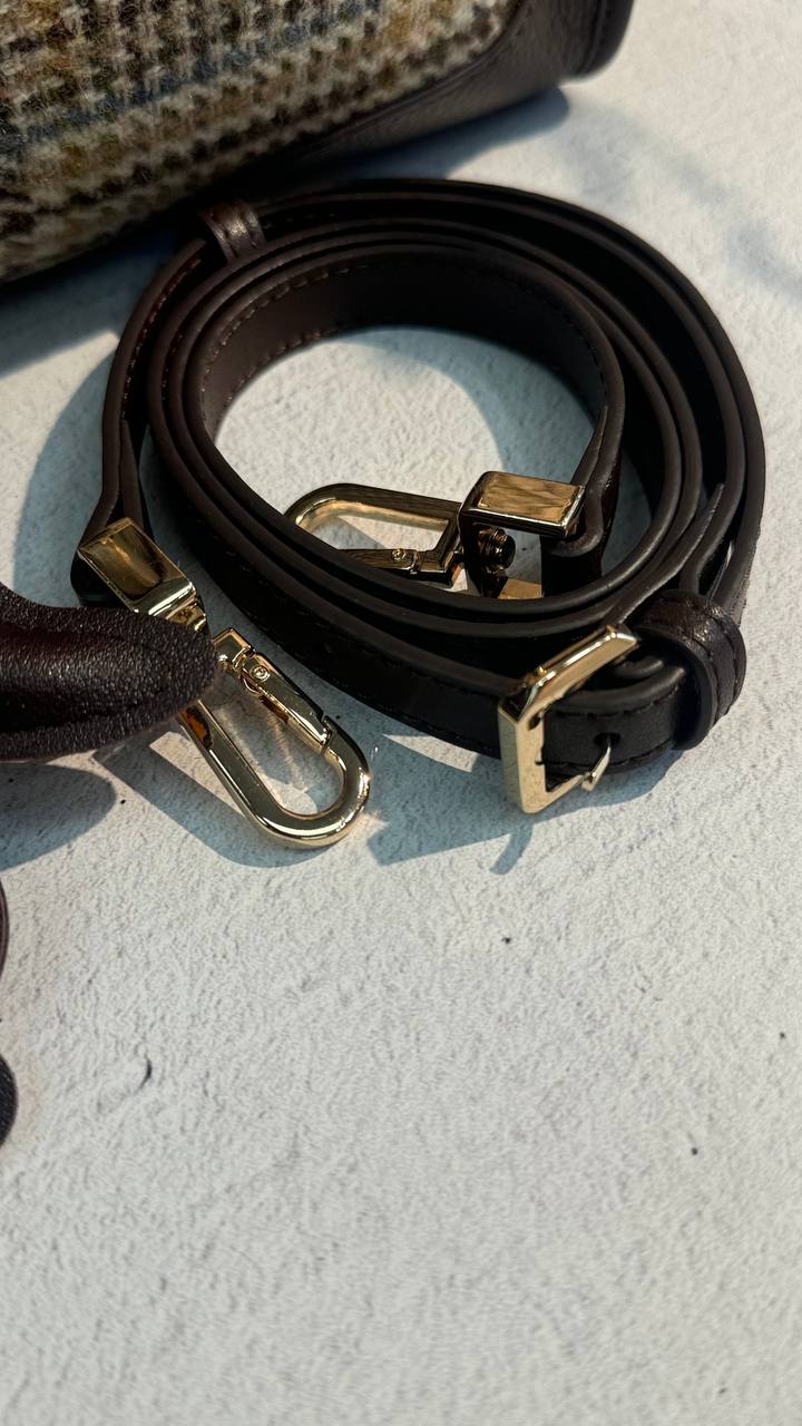 Tweed Luxe Bag with Genuine Leather – Elegance in Every Detail